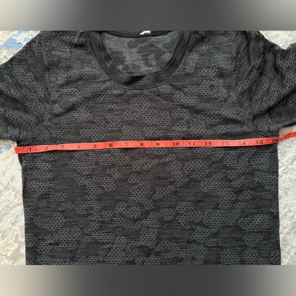 Lululemon Swiftly Breathe Short Sleeve Camo Vented Camo Black / Asphalt Grey - Picture 7 of 8